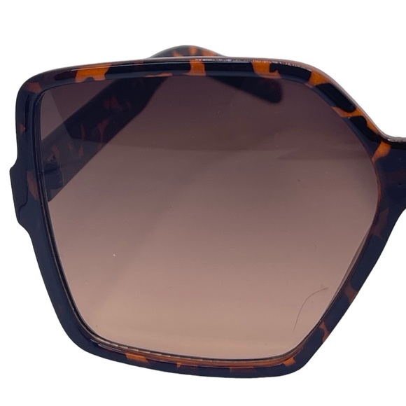 Super Cute Oversized Square Tortoise Shell Sunglasses - Picture 7 of 7
